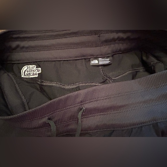 The North Face Women’s Capri Joggers Size Medium - Picture 7 of 12